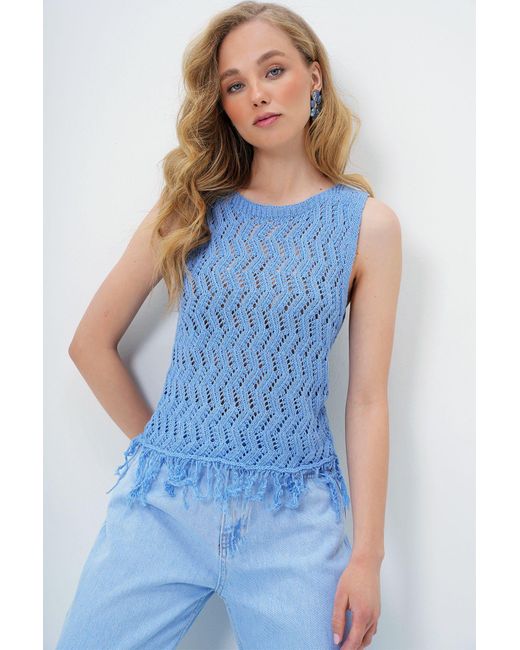 Trend Alaçatı Stili Blue Blaues Strickblusen Mit Rundhalsausschnitt Und Durchbrochenen Quasten Und Trägern Für Damen