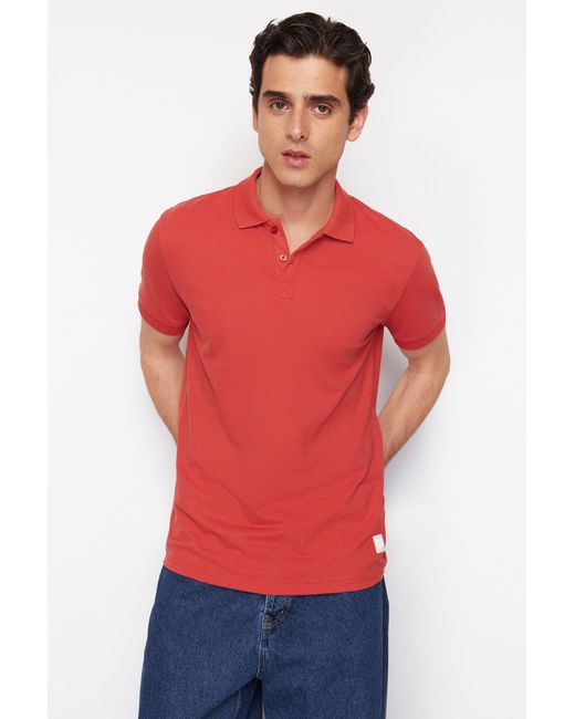 Trendyol Dusty rose – regular/normal geschnittenes, kurzärmliges polo-shirt mit appliziertem etikett, in Red für Herren