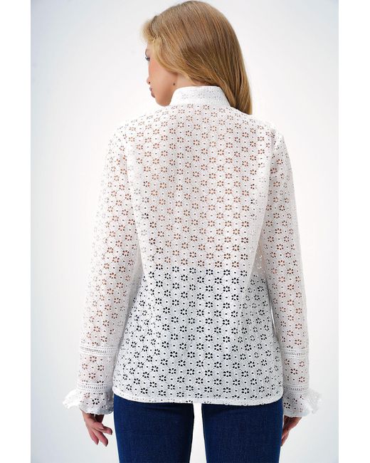 Trend Alaçatı Stili White Weißes Rollkragenpullover-Hemd Mit Überkreuzten Rüschen Für Damen