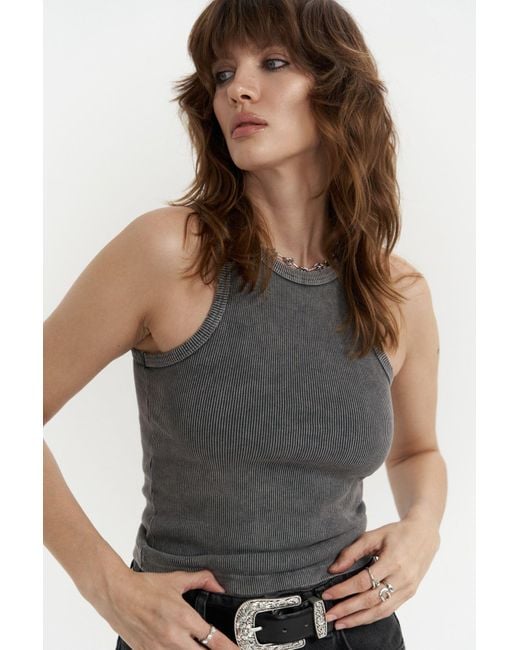 MAİ COLLECTİON Gray Geräuchertes Bone Crop Top – Geräuchertes, Geripptes Design Für Damen