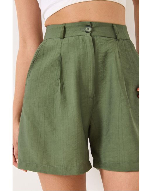 Bianco Lucci Green Shorts Mit Drapierten Falten Und Taschendetails 30024 Für Damen