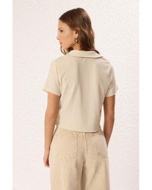 Trendyol Natural Strukturierte Bluse Mit Polokragen Und Knöpfen – Für Damen