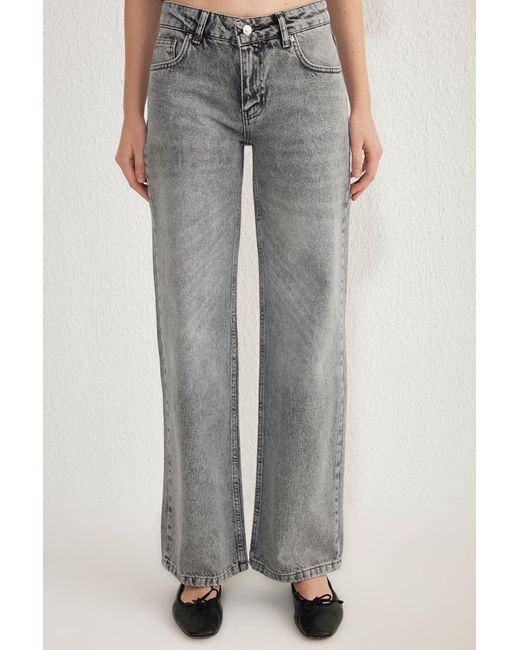 Trendyol Gray Graue Premium-Jeans Mit Niedriger Taille Und Weitem Bein Für Damen