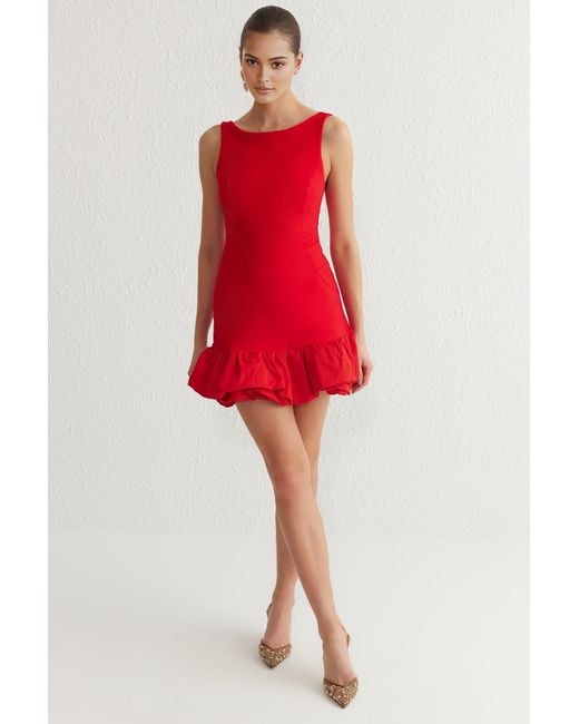 Trendyol Red Roter Ballonrock, Detailliertes, Innen Mit Shorts Gefüttertes, Gewebtes Kurzes Abendkleid, Nachtabendkleid Für Damen