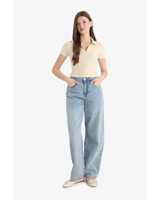 Defacto Natural Tailliertes, Kurzärmliges T-Shirt Mit Polokragen Und Geripptem Leibchen Für Damen