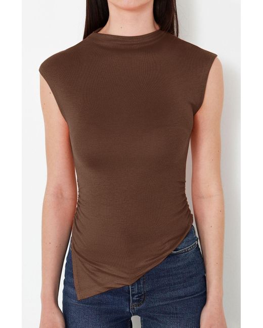 Trendyol Brown Braune, Asymmetrische Strickbluse Mit Stehkragen Und Kordelzug/Drape-Details Für Damen