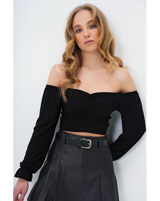 Trend Alaçatı Stili Black Schwarze Bluse Mit Gerafftem Ausschnitt Und Gerafftem Ausschnitt Vorne