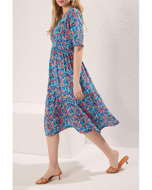 Edit by Trendyol Blue Blaues, Florales Midi-Webkleid Für Damen