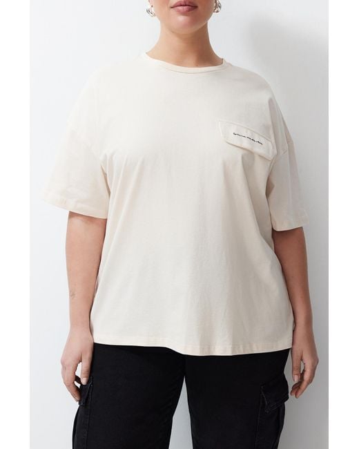 Trendyol White Übergroßes strick-t-shirt mit stone-taschenbezug-detail tbsss24bf00010