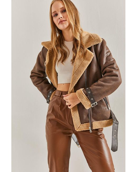 Bianco Lucci Brown Mantel Aus Laminiertem Wildleder Mit Gürtelärmeln Und Fellspitzen Für Damen