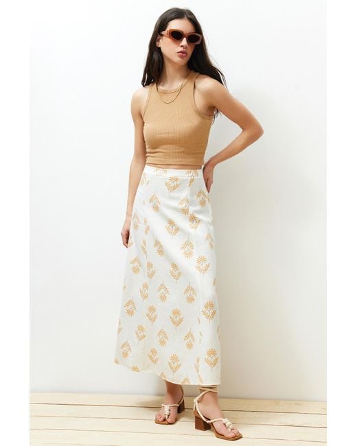 Trendyol White Ecrufarbener, Floral Gemusterter A-Linien-Rock