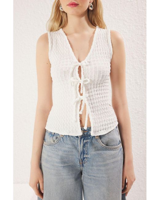 Trendyol White Flexible, Strukturierte-Strickbluse – Körperbetont, Mit Bindedetail Für Damen