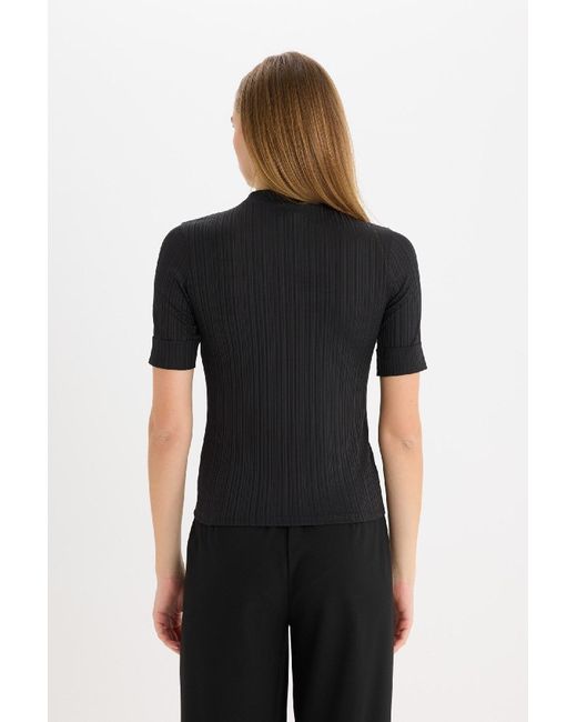 Defacto Black Regular Fit Halber Rollkragen Basic Plain Cord Camisole Kurzarm Schwarzes T-Shirt B1177Ax25Sp Für Damen