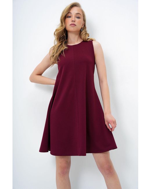 Trend Alaçatı Stili Red Burgunderrotes, Ärmelloses Kreppkleid Mit Rundhalsausschnitt Und Reißverschluss Hinten Alc-X13968 Für Damen