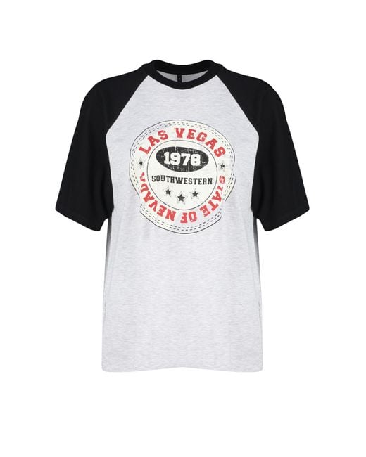 Trendyol Black Es strick-t-shirt mit raglanärmeln und slogan-aufdruck