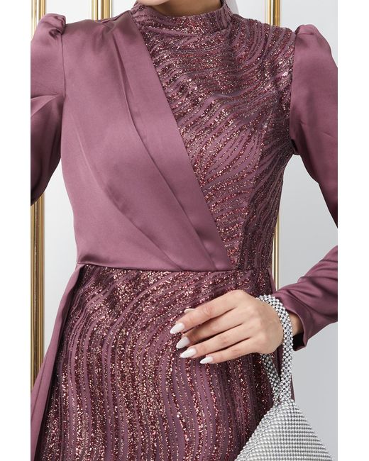 Olcay Purple Abendkleid aus satin mit hijab, umhangrock, stempel- und glitzerdetails auf der vorderseite, rose dry