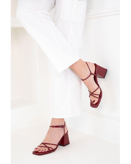 Soho Red Klassische Schuhe Mit Absatz Aus Bordeauxrotem Lackleder Für Damen