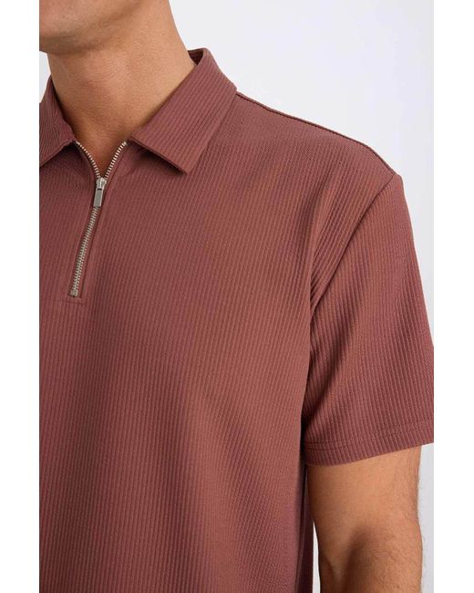 Defacto Kurzärmliges, Plissiertes Polo-T-Shirt Mit Halbem Reißverschluss Und Normaler Passform B7355Ax25Sp Für Herren in Red für Herren