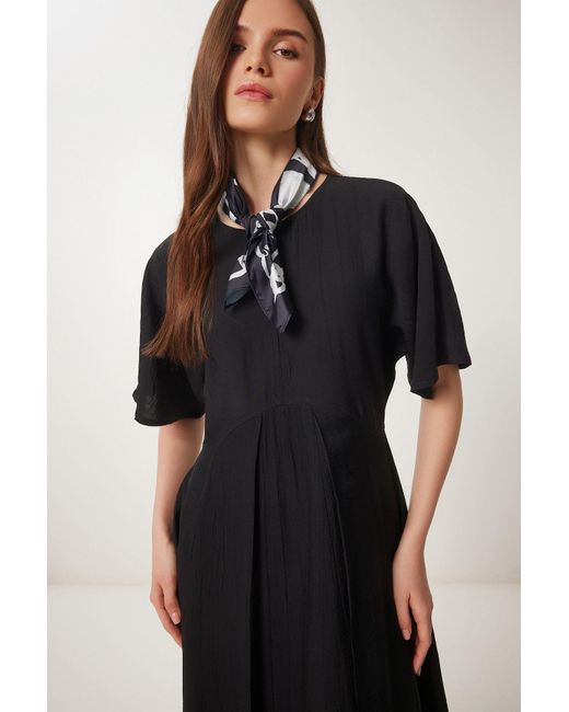 Happiness İstanbul Black Schwarzes Midi-Webkleid Mit Crinkle-Effekt Für Damen