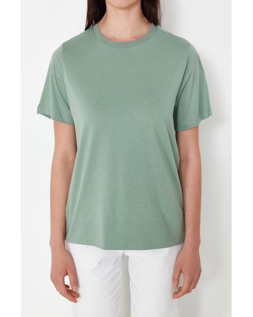 Trendyol Green Mintfarbenes, nachhaltigeres strick-t-shirt aus 100 % baumwolle mit normaler/normaler passform
