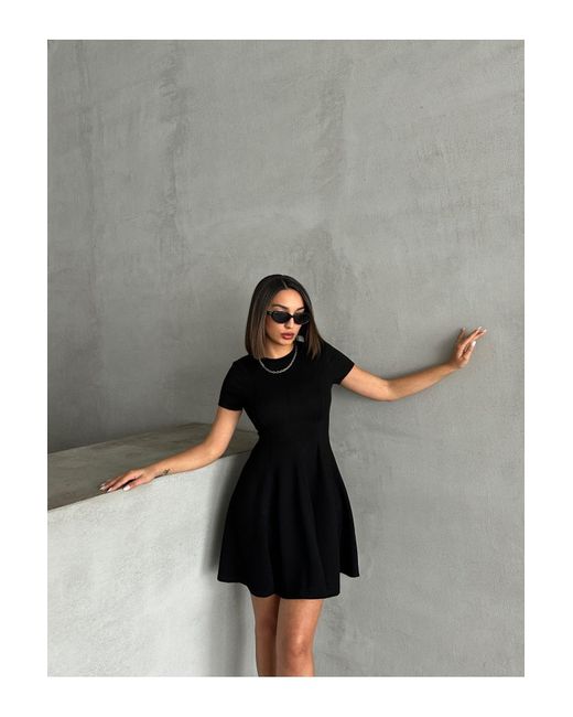 BEJNA Black Schwarzes Minikleid Aus Weichem Stoff Mit Taillierter Passform Für Damen