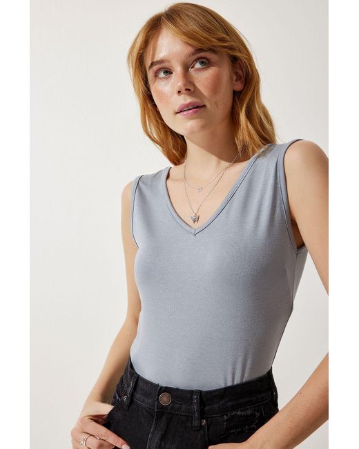 Happiness İstanbul Gray Graue Bluse Aus Viskose Mit Tiefem V-Ausschnitt Für Damen