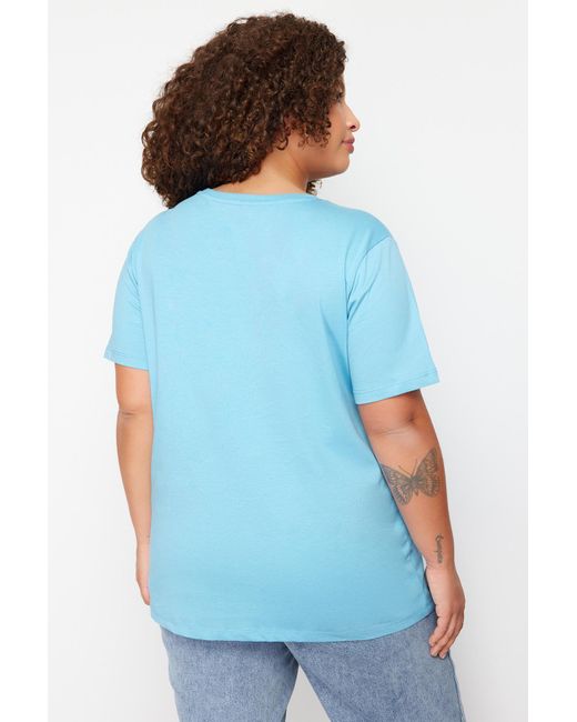 Trendyol Blue Es boyfriend-strick-t-shirt mit slogan-print