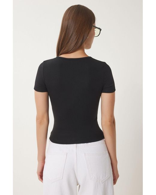 Happiness İstanbul Black Schwarze Basic-Strick-Crop-Bluse Mit Druckknopfverschluss Für Damen