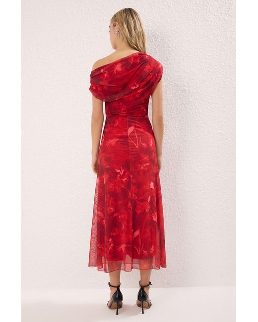 Trendyol Red Mehrfarbiges, Abstraktes, Gerade Geschnittenes Midi-Heimkehr-/Abschlussballkleid Mit Gestricktem Tüll Für Damen