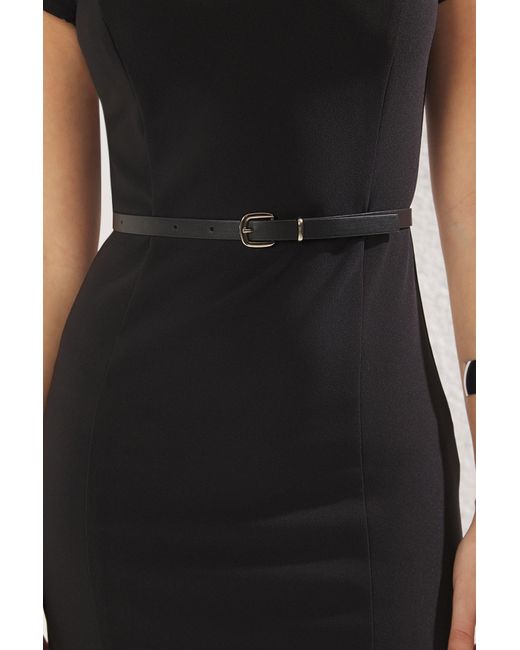 Trendyol Black Schwarzes, Gewölbtes, Schlichtes, Körperbetontes Mini-Webkleid Für Damen