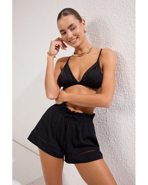 Trendyol Black Schwarze Strandshorts Mit Gewebtem, Strukturiertem Streifenzubehör Für Damen