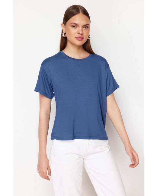 Trendyol Blue Indigoes viskose-strick-t-shirt mit rundhalsausschnitt und kurzen ärmeln