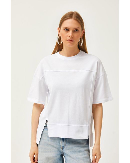 Olalook White Es t-shirt aus baumwolle mit ziernähten und cut-front
