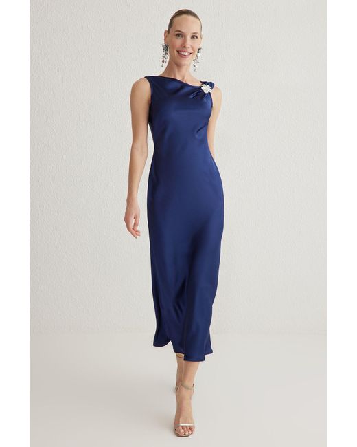 Trendyol Blue Marineblaues A-Linien-Accessoire, Detailliertes, Gewebtes Satin, Stilvolles Abendkleid, Nachtabendkleid Für Damen
