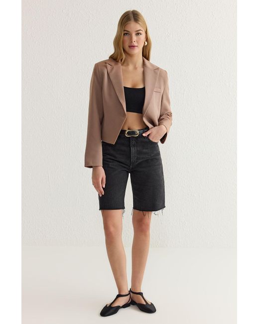 Trendyol Brown Beigefarbene Crop-Blazerjacke Mit Einem Knopf Blazerjacke Für Damen