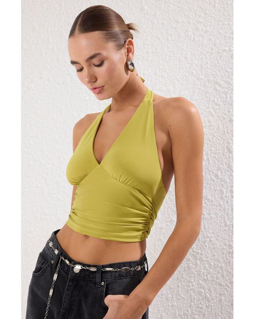 Trendyol Green Ölgrüne, Figurbetonte, Bauchfreie, Dehnbare Strickbluse Mit Neckholder Für Damen