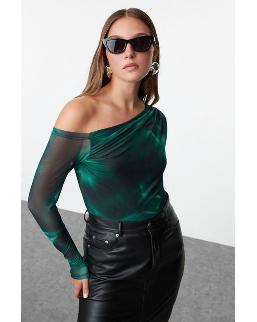 Trendyol Multicolor Mehrfarbige, Figurbetonte, Asymmetrische Tüllbluse Mit Gefüttertem Ausschnitt Für Damen