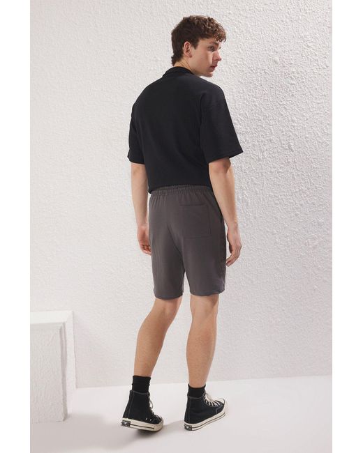 Trendyol Gerade, Mittelgroße, Geräucherte Braune Shorts – Reguläre Passform Für Herren in Black für Herren