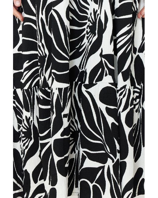 Trendyol Black Es maxi-strickkleid mit dehnbarem stoff rüschenrock
