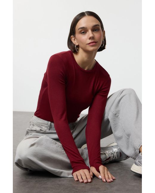 Trendyol Red Burgunderrote, Dehnbare Strickbluse Aus Viskose/Weichem Stoff Mit Fingerfugendetail Für Damen