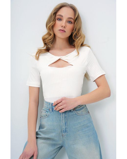 Trend Alaçatı Stili White Weiße Robe Gedreht, Detaillierte Merzerisierte Strickbluse Für Damen