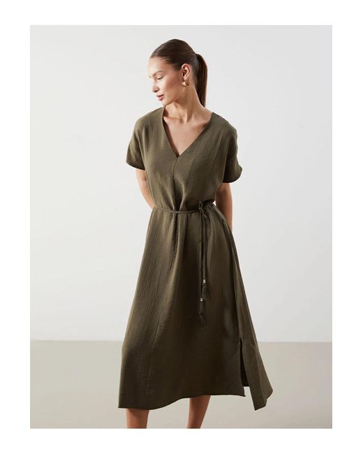 LC Waikiki Natural Klassisches Strukturiertes Kleid Mit V-Ausschnitt Für Damen