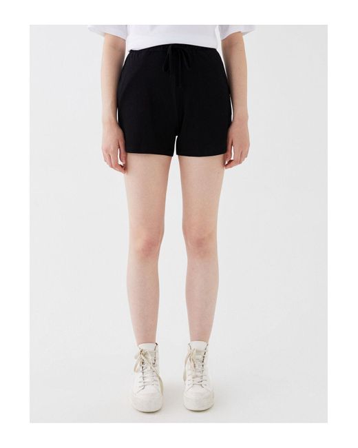 LC Waikiki Black Bequeme, Vorgeformte Shorts Mit Elastischem Bund Für Damen