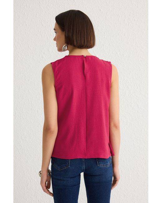Trendyol Red Fuchsiafarbene, Geraffte, Ärmellose, Gewebte Bluse Mit Rundhalsausschnitt Für Damen