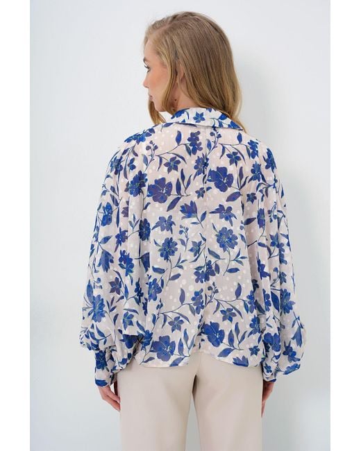Trend Alaçatı Stili Blue Sax Chiffon-Hemd Mit Fledermausärmeln Und Blumenmuster Und Bluse Mit Seilriemen, 2-Teiliges Set Für Damen