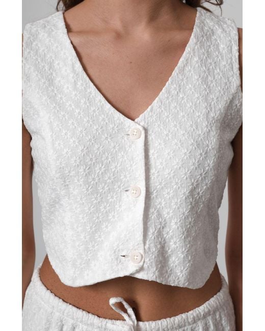 Trendyol White Weiße Gewebte Bluse Mit V-Ausschnitt Und Brode-Weste Für Damen