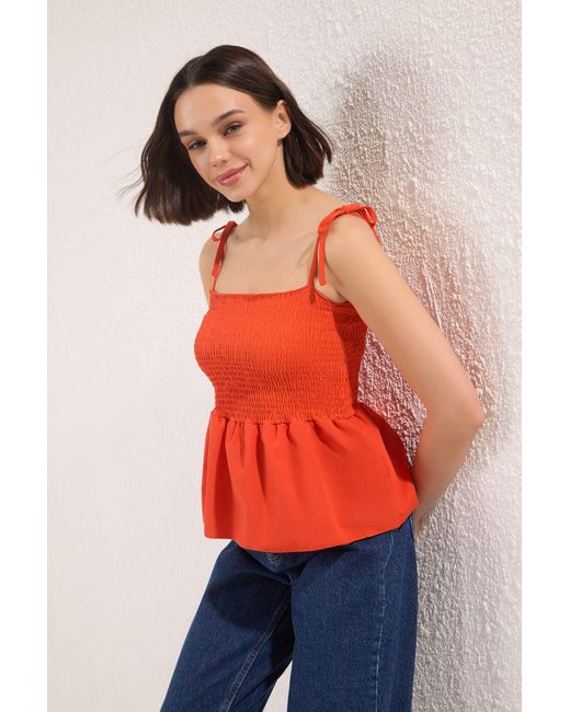 Trendyol Red Rote Baumwollpopeline Mit Tailliertem, Detailliertem Träger-Gepel, Dehnbare Strickbluse Für Damen