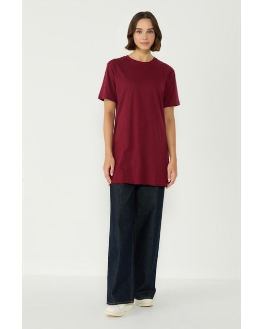 C&City Red Zweiteiliges, Langes T-Shirt Mit Rundhalsausschnitt Und Schlitz