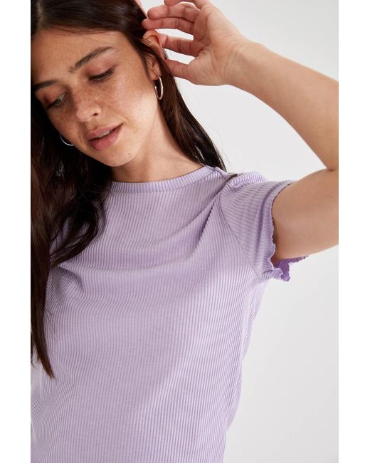 Defacto Purple T-shirt mit rundhalsausschnitt und schmaler passform, kurzärmelig