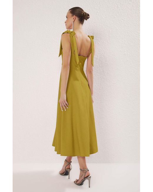 Trendyol Yellow Ölgrünes A-Linien-Trägerkleid Mit Schnürung, Detailliertes Weben, Midi-Chic-Abendkleid, Heimkehrkleid Für Damen
